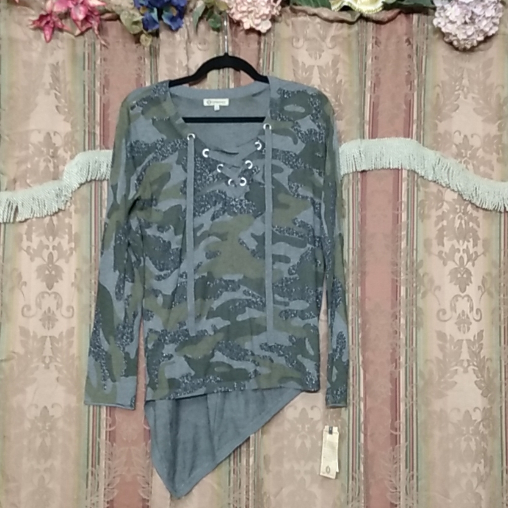 (Democracy) NWT Women's Camo Print Tunic -Size: S